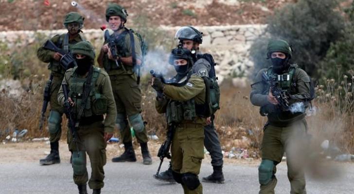 إصابة شاب فلسطيني برصاص العدو في طولكرم وحالات اختناق في طوباس