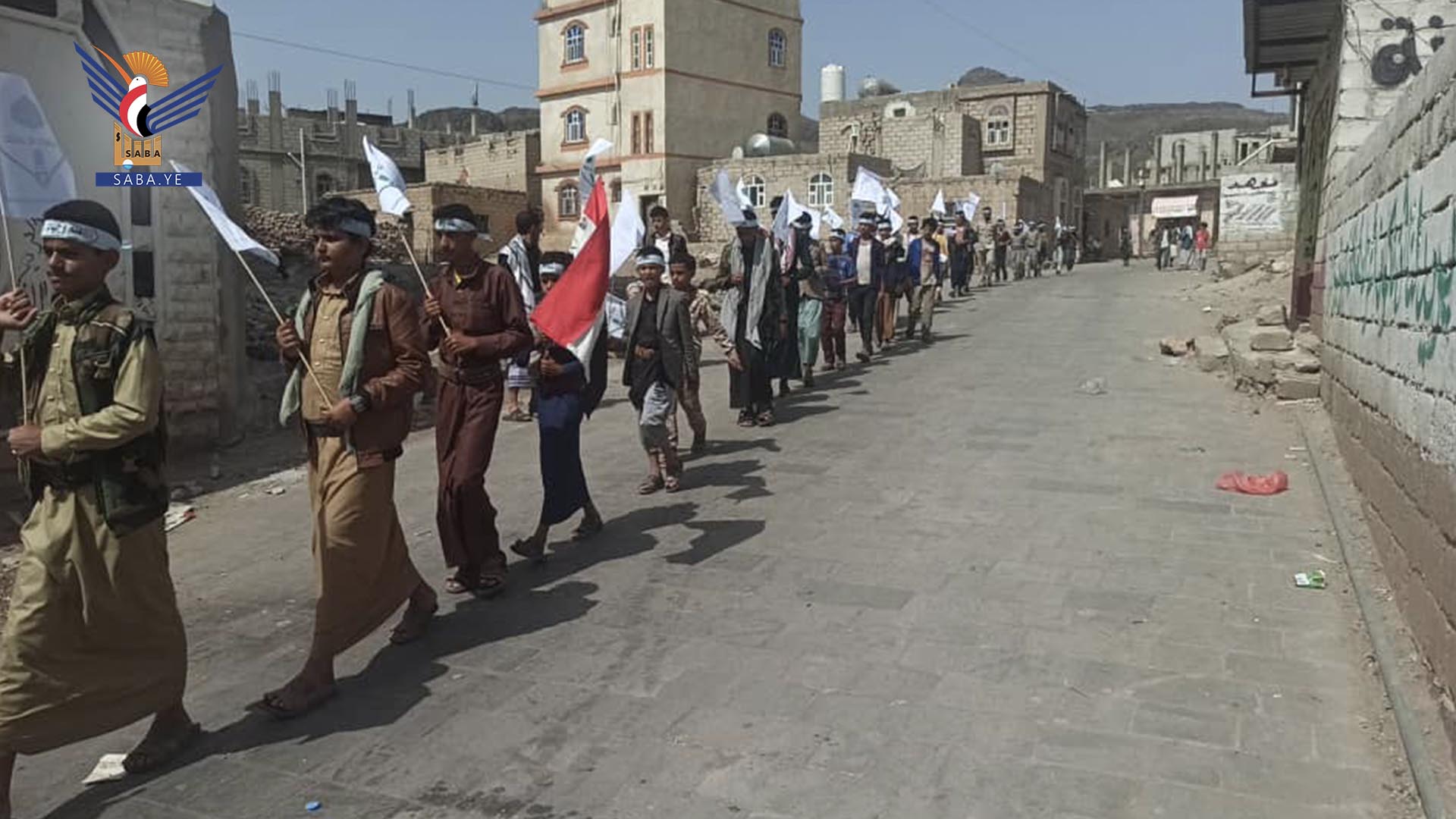 مسيران لطلاب المدارس الصيفية في دمت والحشاء بالضالع