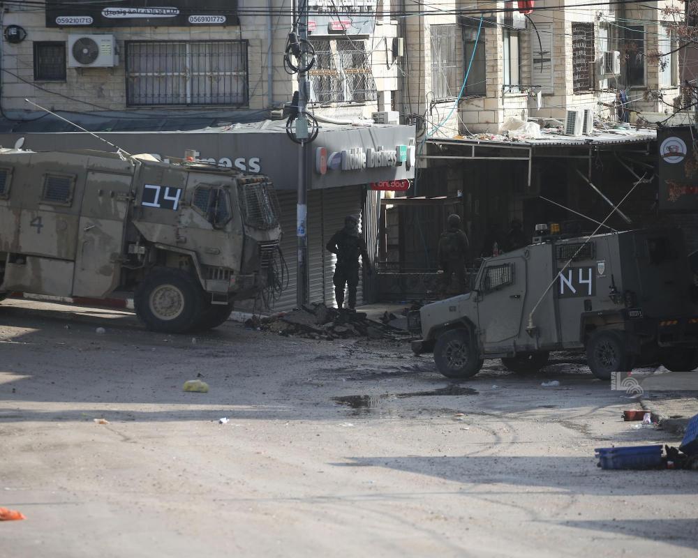 العدو الصهيوني يواصل عدوانه على طولكرم: مداهمات وإخلاء قسري واعتقالات وهدم وتجريف