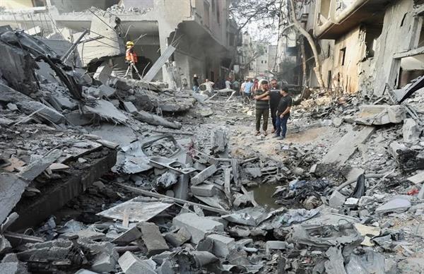 تواصل قصف العدو الصهيوني على أنحاء متفرقة من قطاع غزة في اليوم الـ251 من العدوان