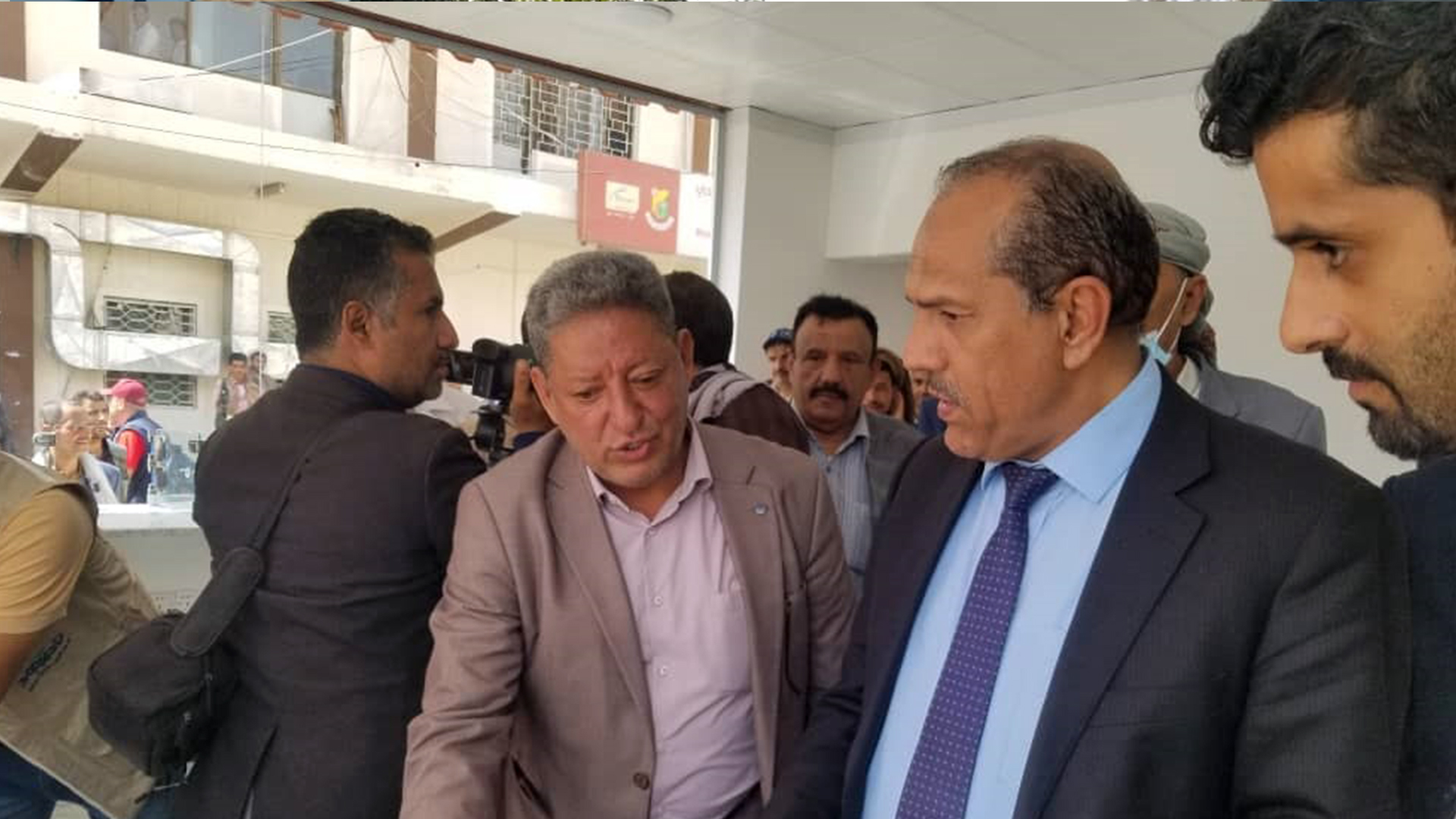 افتتاح مشاريع خدمية وتدشين مخيم طبي بمستشفى الكويت الجامعي