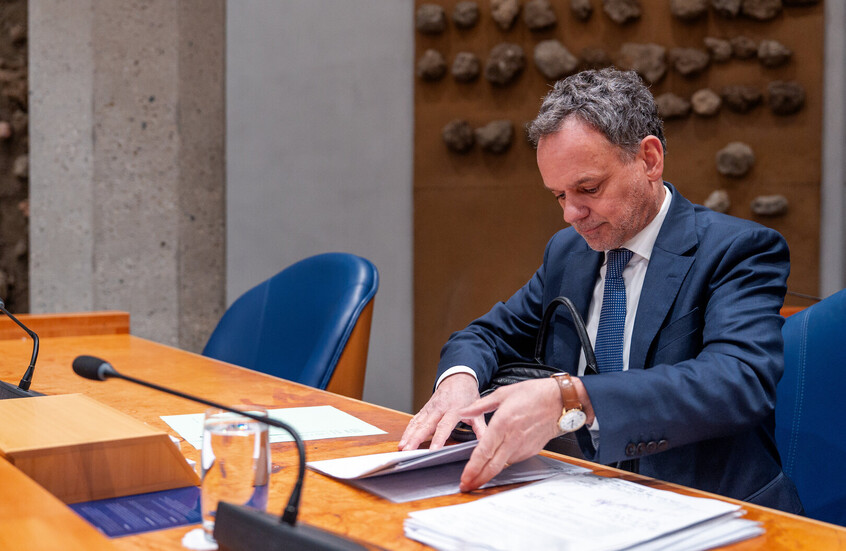 هولندا ..وزير الخارجية يستقيل من منصبه بعد جدل بشأن العقوبات على "إسرائيل" 