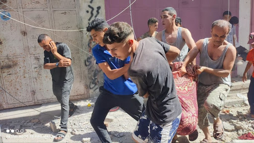 استشهاد 13 فلسطينياً بينهم طفلان في قصف العدو الإسرائيلي خيام ومدارس نازحين بغزة