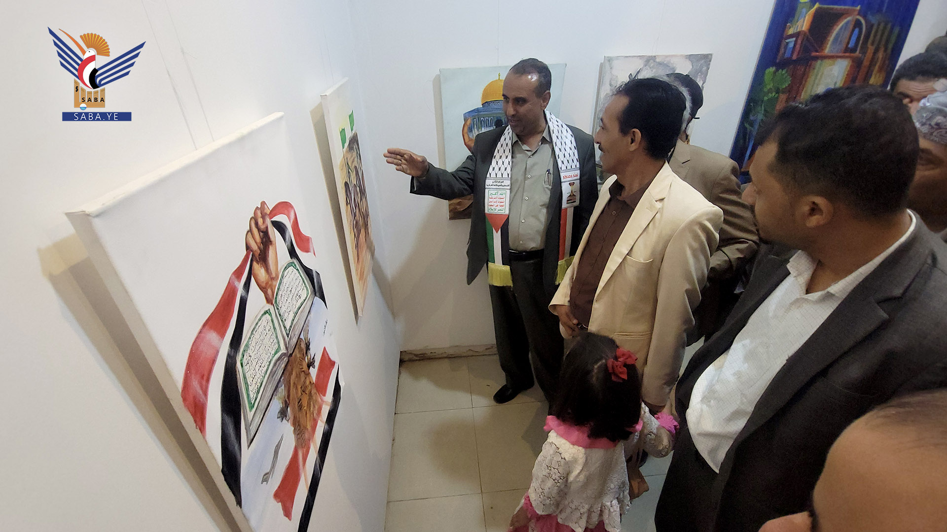 وزير الثقافة والسياحة يفتتح المعرض التشكيلي الاول " فن وصمود وانتصارات"