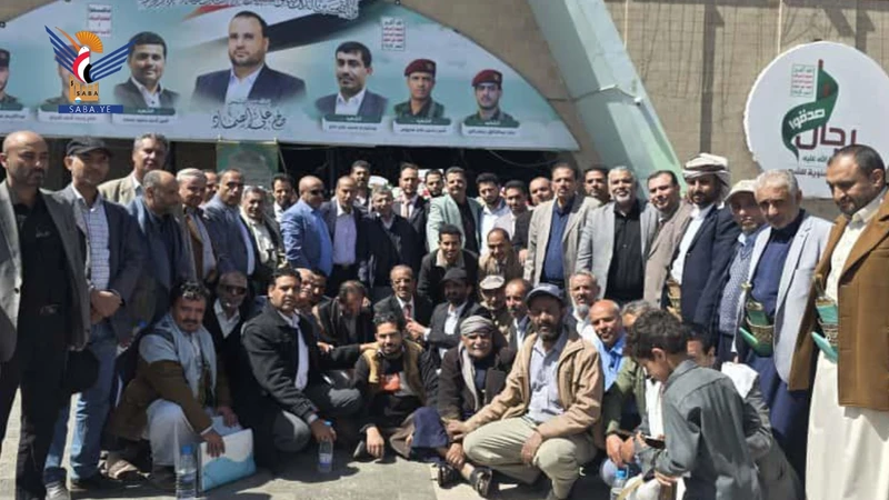 قيادة وموظفو وزارة الخارجية تزور أضرحة الشهداء الصماد والرهوي والغُماري