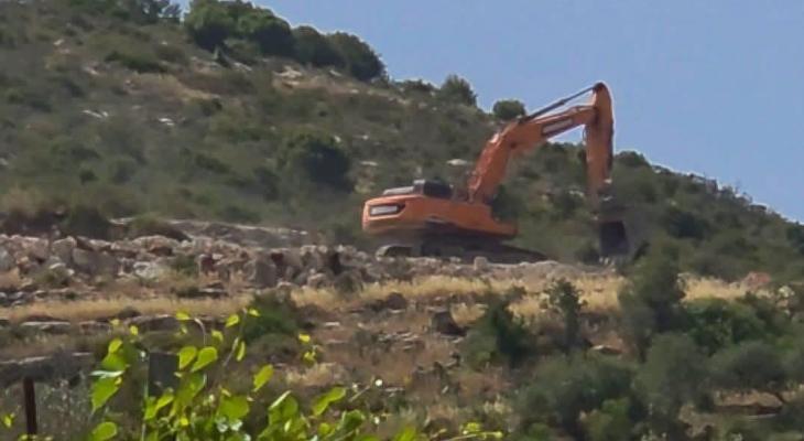 العدو الإسرائيلي يواصل اعتداءاته ضد الفلسطينيين وممتلكاتهم في مناطق متفرقة من الضفة