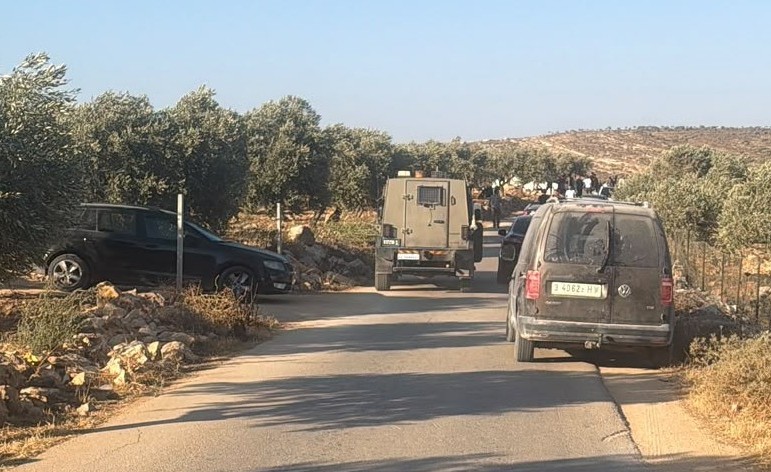 العدو الإسرائيلي ومستوطنوه يهاجمون بيت فوريك ويعتدون على الفلسطينيين