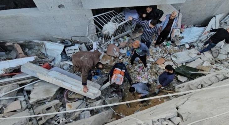 خمسة شهداء في قصف العدو الصهيوني لمنزلين بمخيم النصيرات