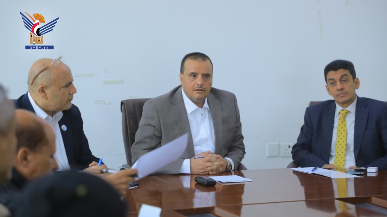 القائم بأعمال وزير الاقتصاد يطلع على سير العمل في النافذة الواحدة لهيئة للاستثمار