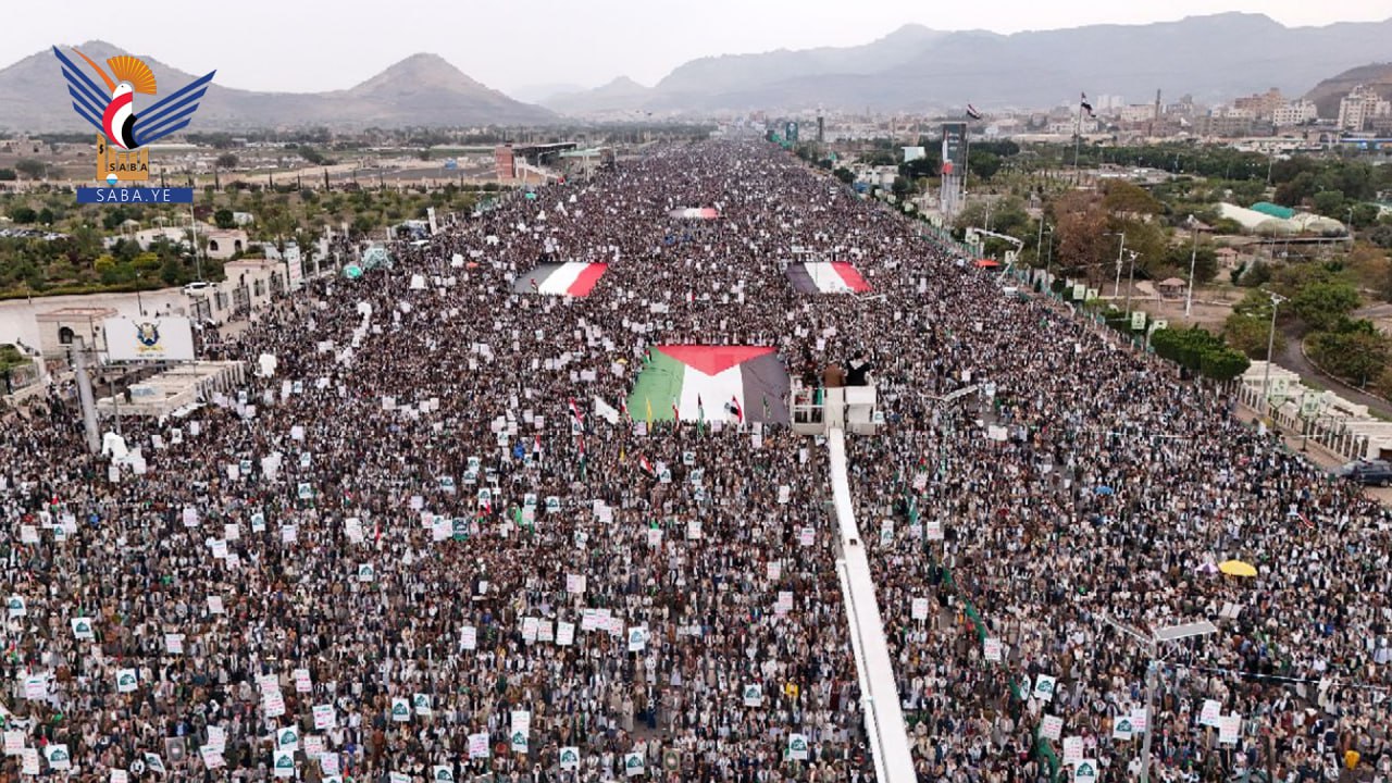 مسيرة مليونية بالعاصمة صنعاء تؤكد الثبات مع غزة مهما كانت التهديدات والمؤامرات
