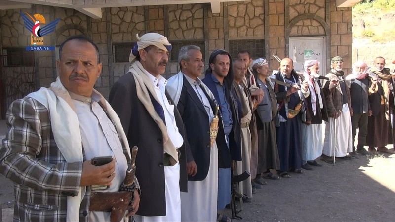 إب.. وقفة مسلحة في عزلة عروان بالسبرة للتأكيد على الجهوزية لمواجهة الأعداء