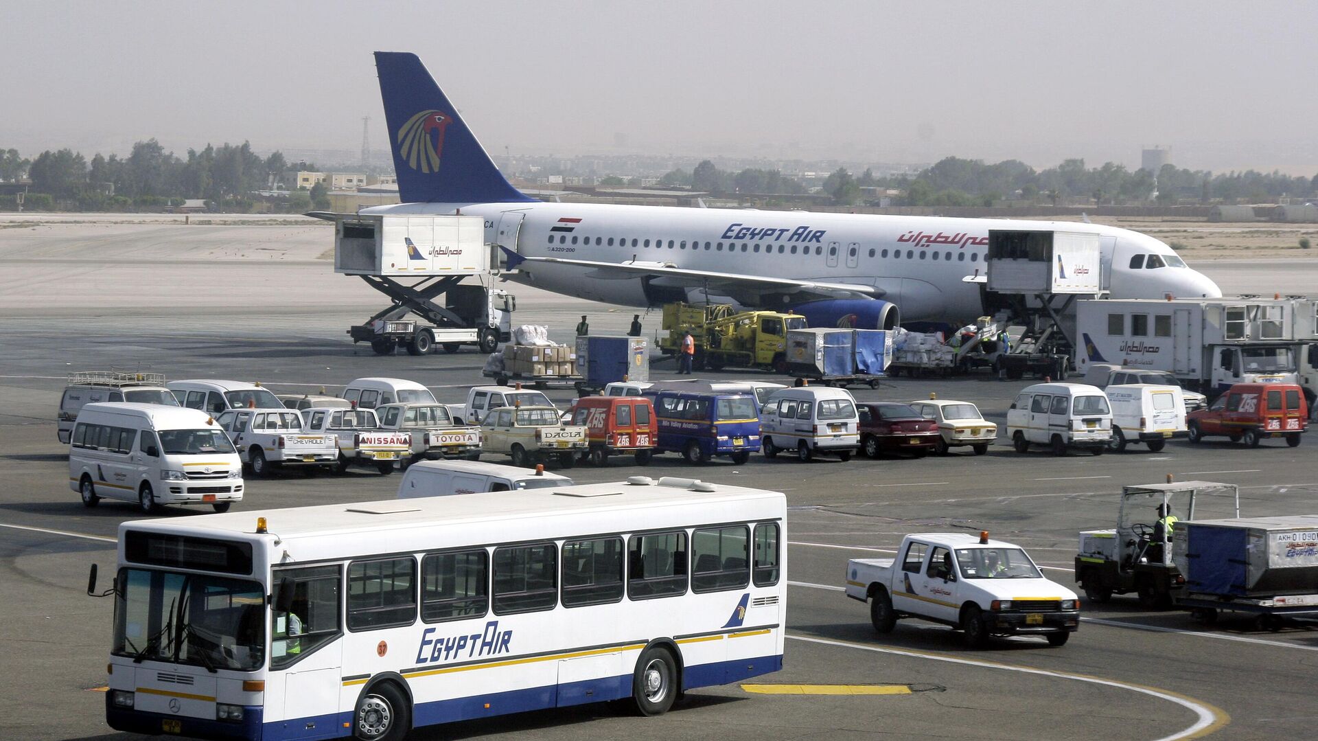 عودة حركة الطيران إلى طبيعتها في مطار القاهرة بعد تعطل الاتصالات والإنترنت