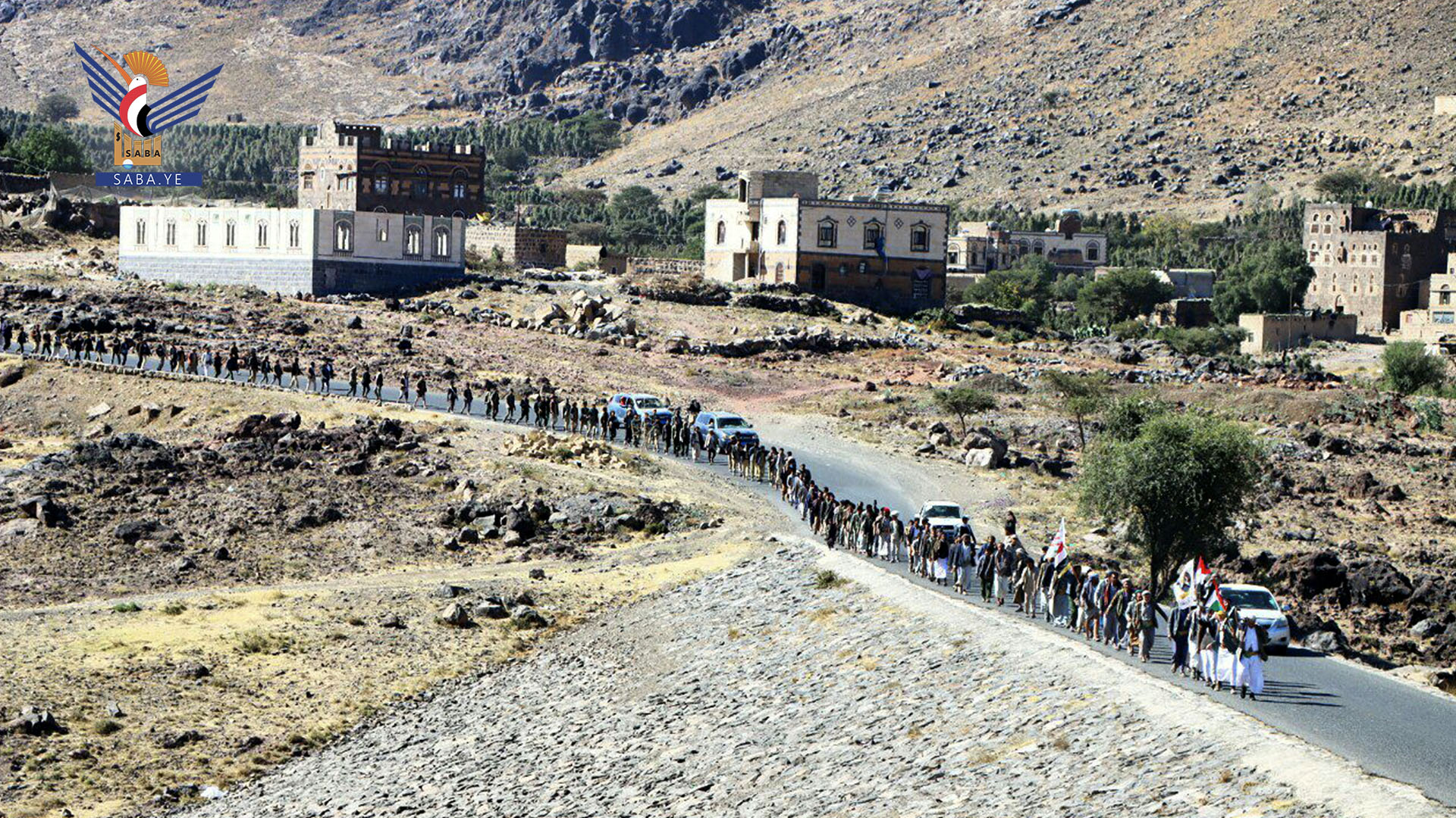 مسير ووقفة مسلحة في مديرية همدان تضامنًا مع الشعب الفلسطيني