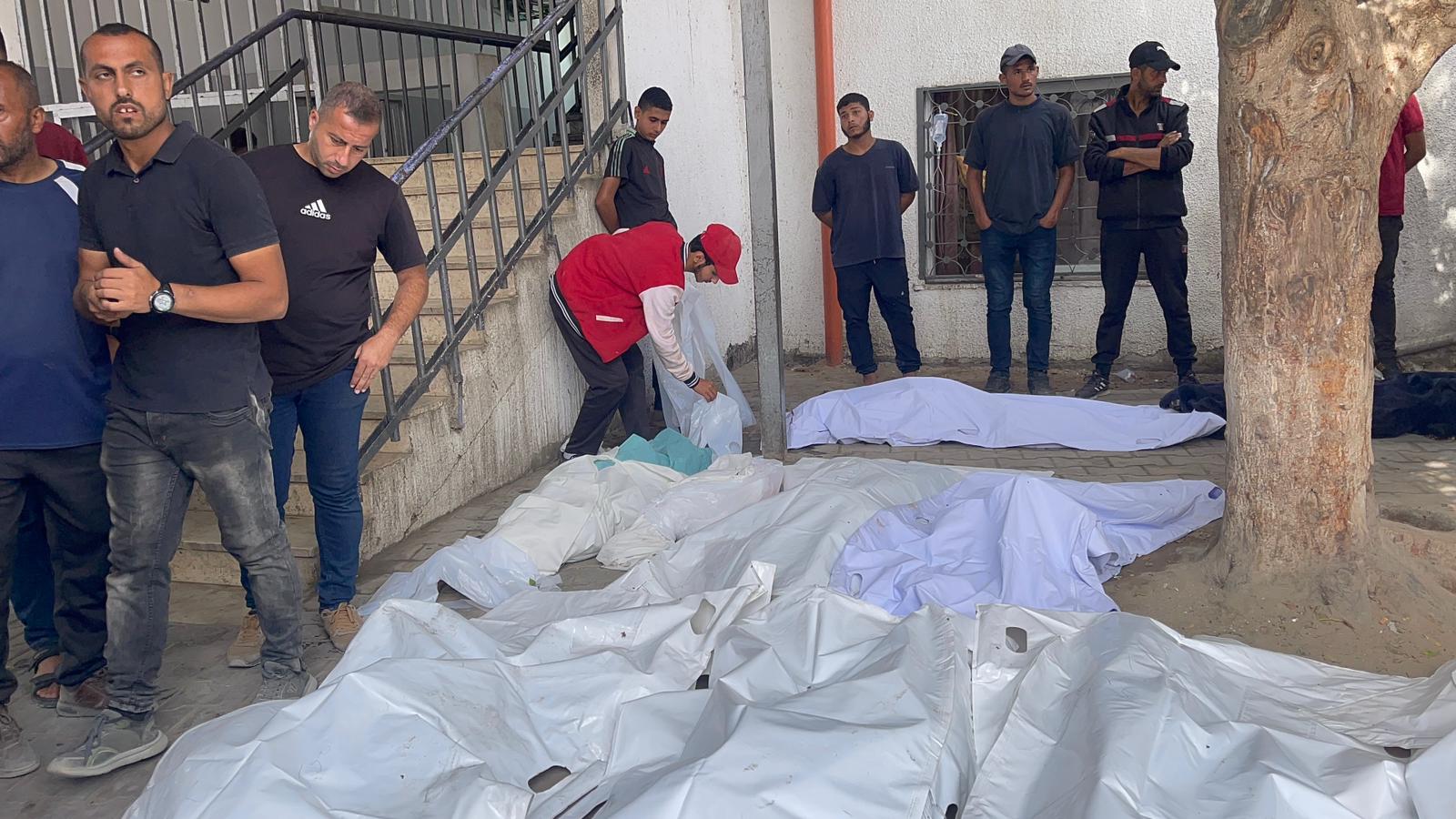 100 شهيد فلسطيني بينهم 35 طفلاً وصحفي في غارات العدو الإسرائيلي على غزة