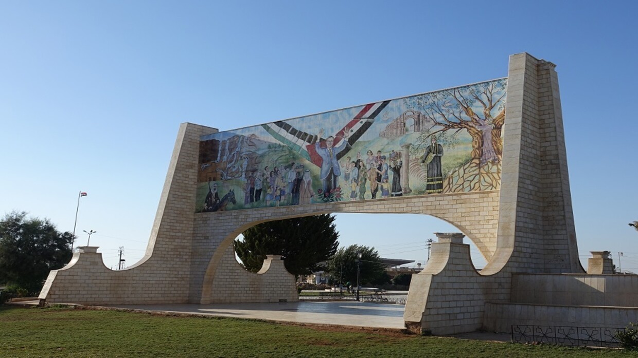  الجيش السوري يعلن البدء باستعادة زمام الأمور في حمص وحماة وإعادة الانتشار في درعا والسويداء