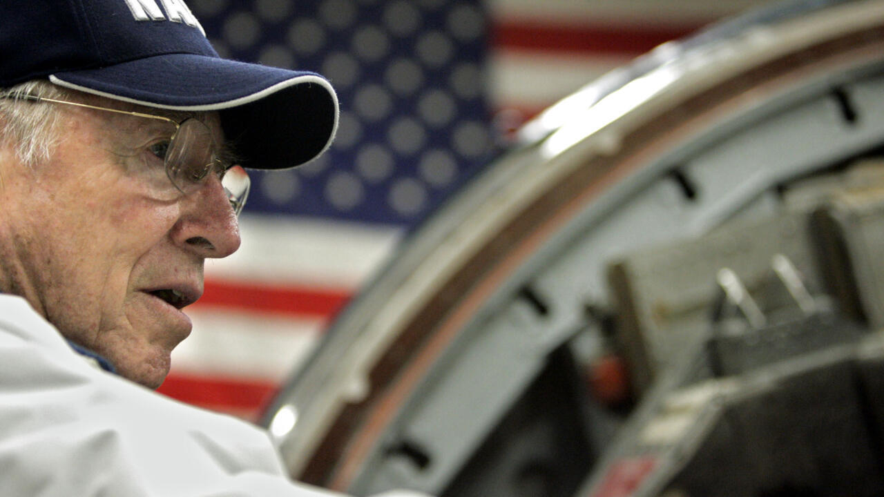 رحيل جيم لوفيل منقذ مهمة "أبولو 13" من كارثة فضائية رحيل جيم لوفيل منقذ مهمة "أبولو 13" من كارثة فضائية