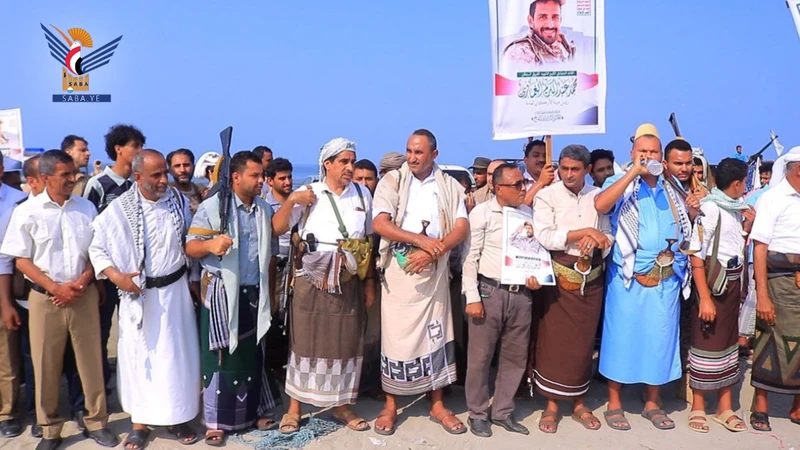 أبناء مدينة الحديدة يؤكدون جهوزيتهم لمواجهة أي مستجدات والتصدي لمؤامرات العدو أبناء مدينة الحديدة يؤكدون جهوزيتهم لمواجهة أي مستجدات والتصدي لمؤامرات العدو