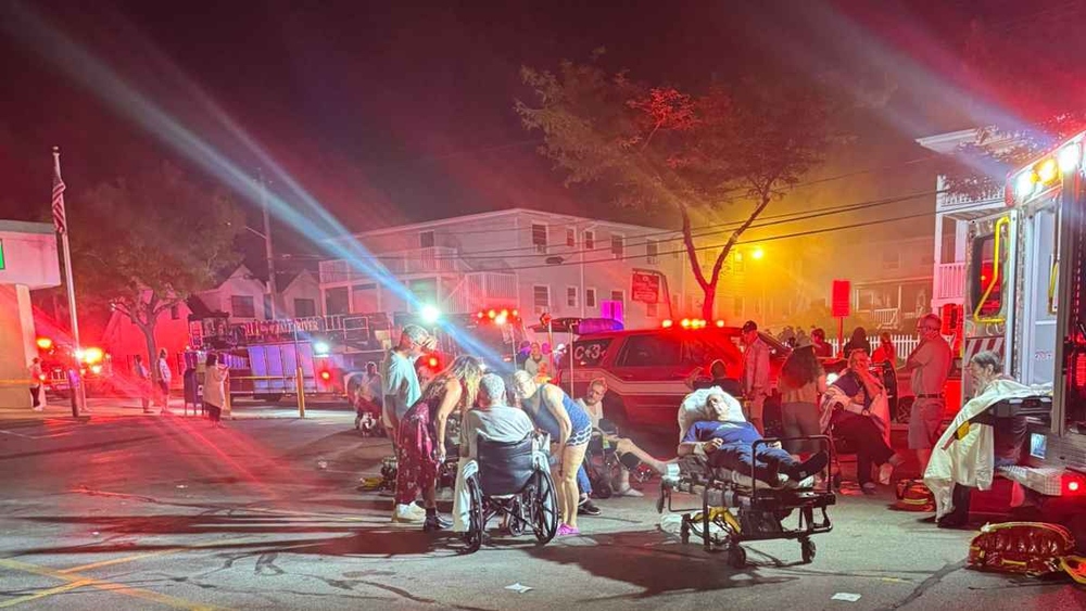 مصرع تسعة أشخاص جراء حريق بدار مسنين في ولاية ماساتشوستس الأمريكية مصرع تسعة أشخاص جراء حريق بدار مسنين في ولاية ماساتشوستس الأمريكية