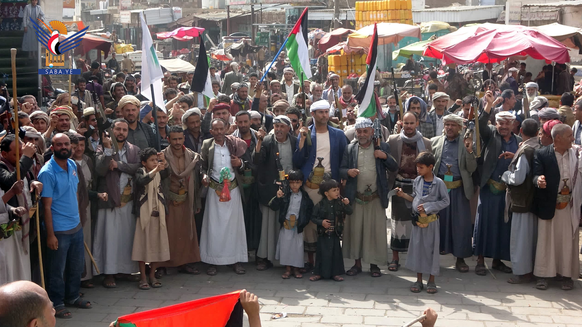 مسيرات حاشدة بمحافظة صنعاء ثباتا مع غزة ورفضا لصفقات الخداع والخيانة