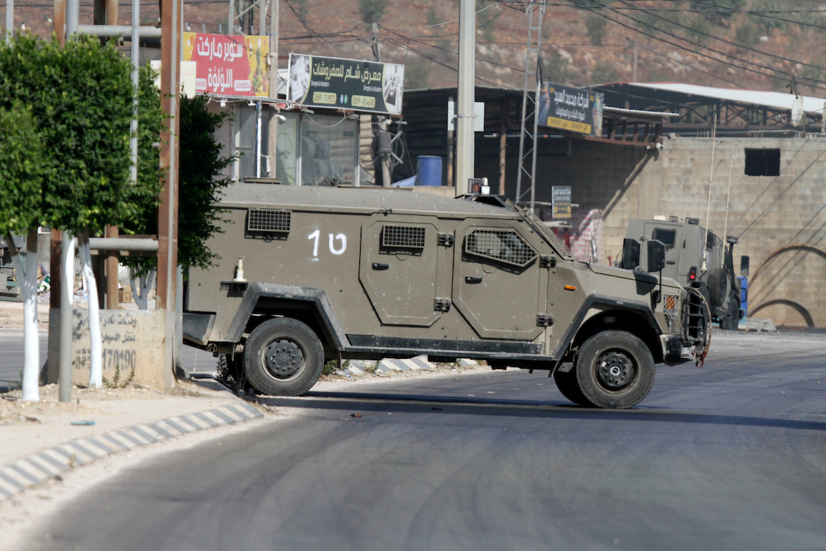 العدو الصهيوني يقتحم مدينة جنين ومخيمها