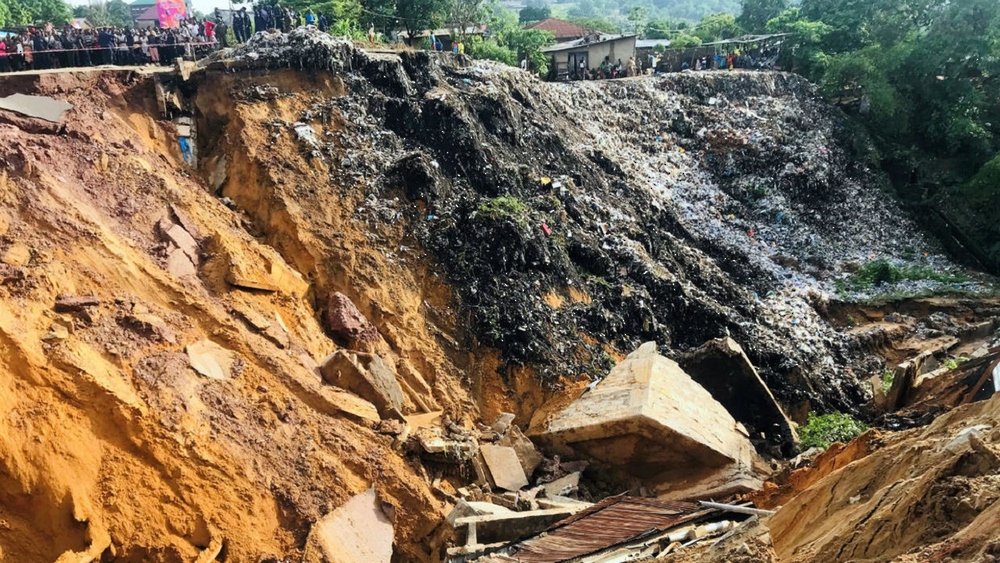 مصرع تسعة أشخاص جراء انهيار أرضي في المكسيك مصرع تسعة أشخاص جراء انهيار أرضي في المكسيك