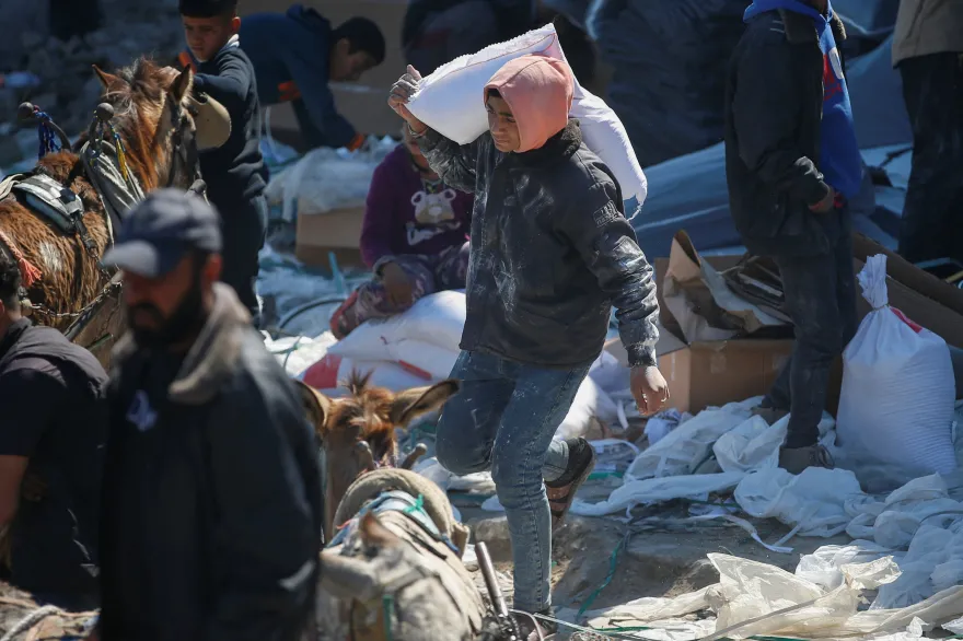 ألمانيا وفرنسا وبريطانيا تدعو الكيان الإسرائيل للسماح بمرور المساعدات الإنسانية إلى غزة