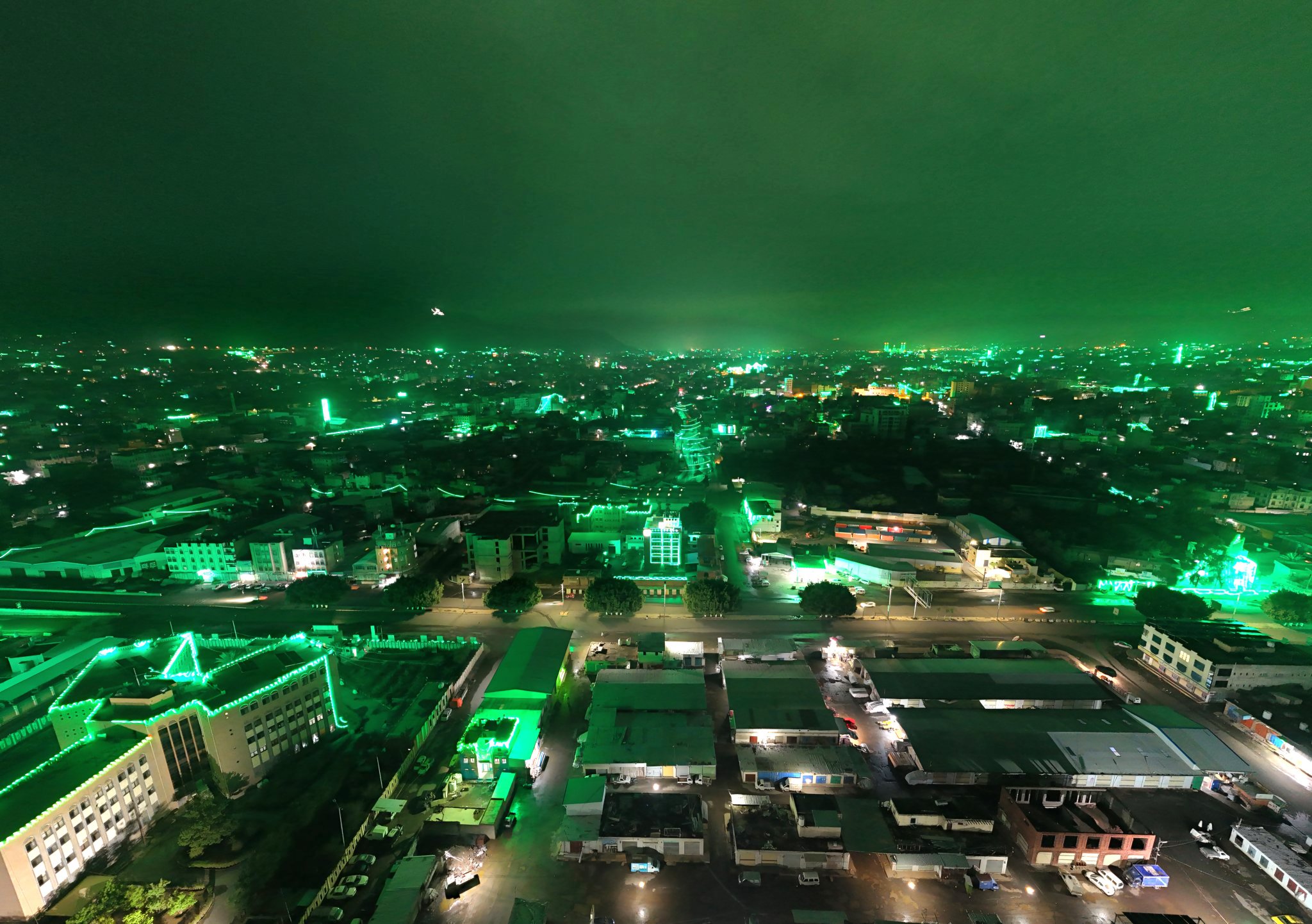 كـ"يَاقُوتَةٍ خَضْرَاء" في ذِكرى مَولِد المُصْطَفى كـ"يَاقُوتَةٍ خَضْرَاء" في ذِكرى مَولِد المُصْطَفى