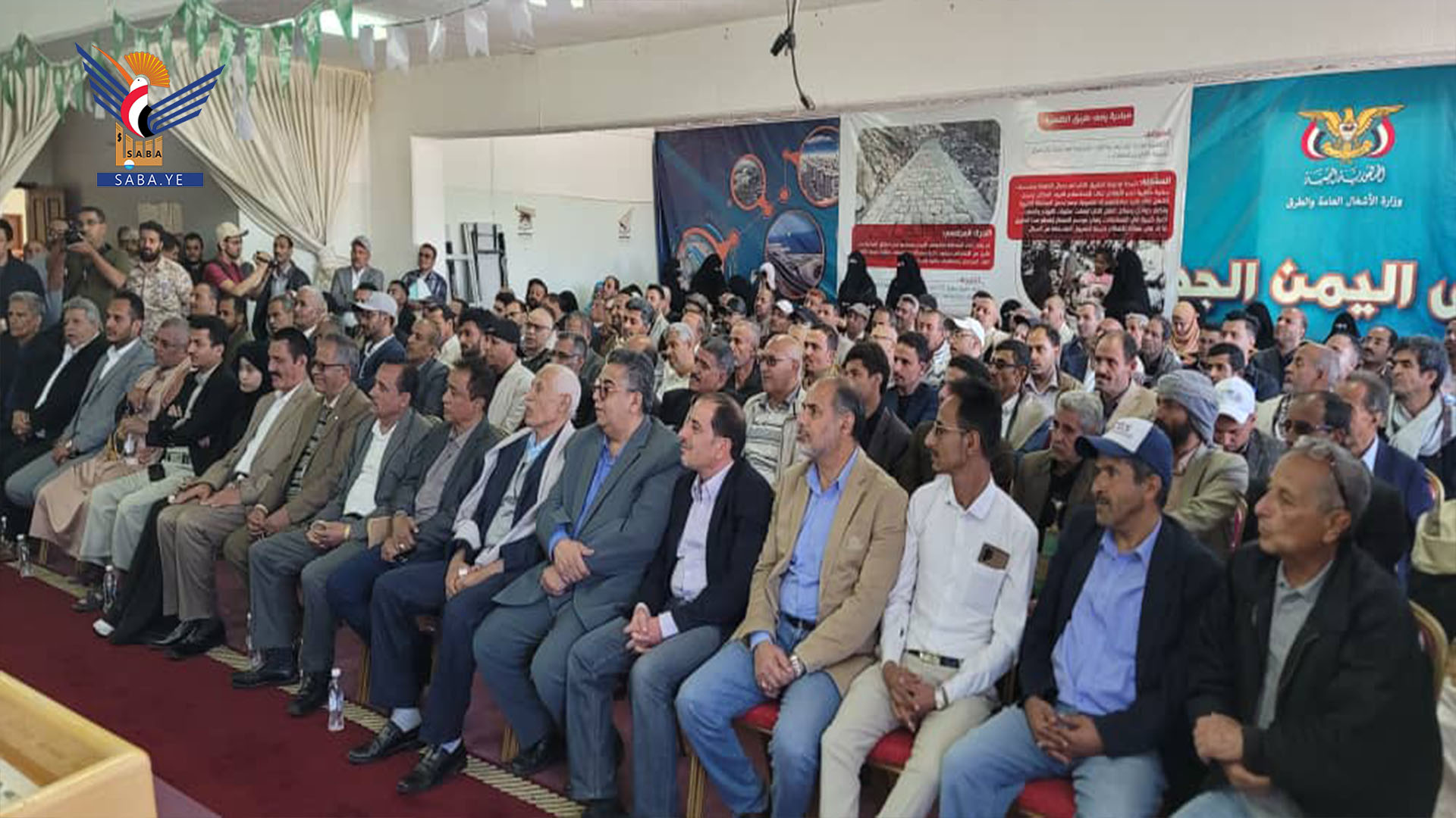 لقاء موسع برئاسة الوزير قحيم لمناقشة سير العمل بقطاعي الأشغال العامة والطرق