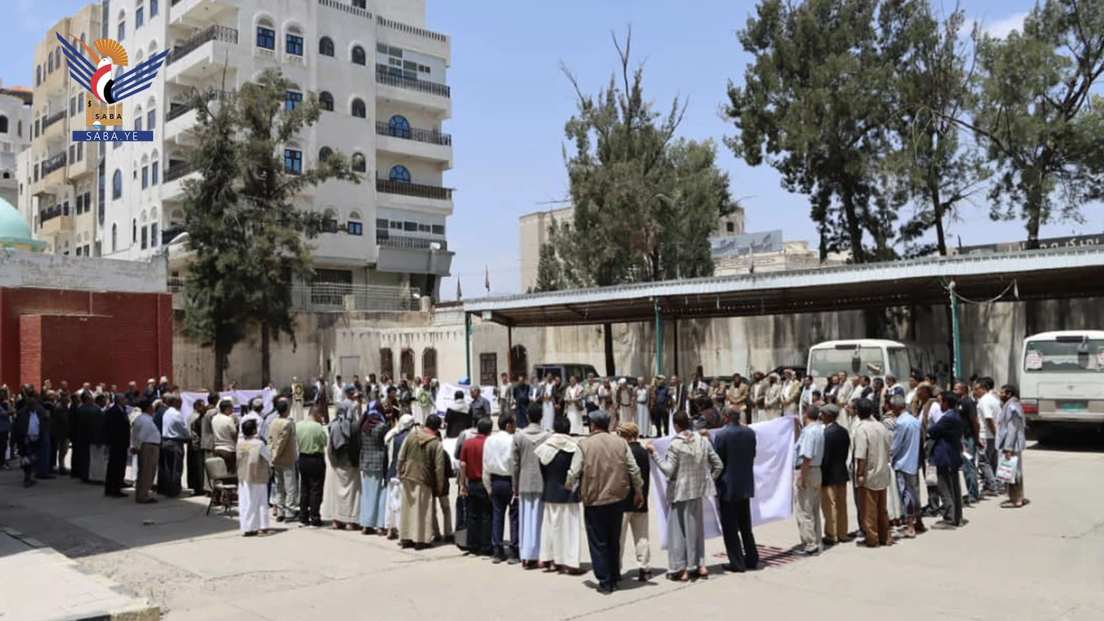 وقفة بوزارة الإدارة والتنمية المحلية غضباً للقرآن الكريم والمقدسات ونصرة لغزة