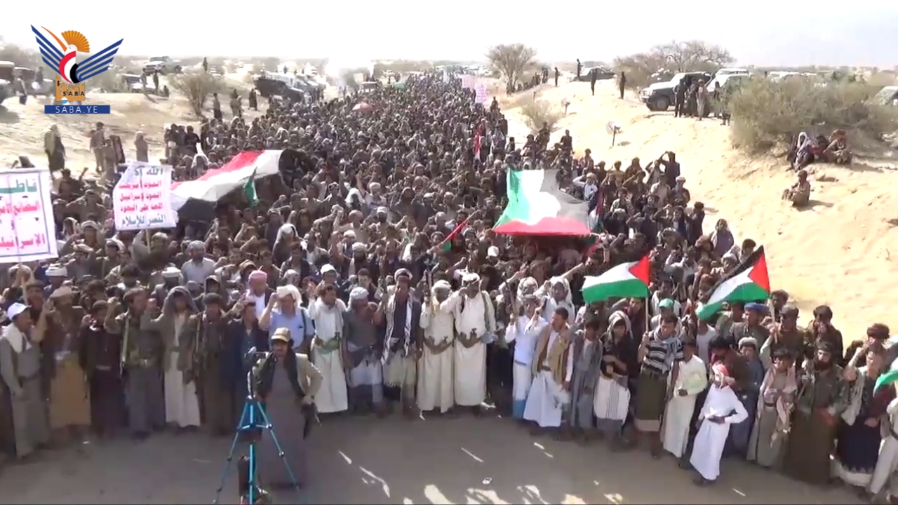 مسيرات حاشدة في مأرب احتفالًا بالنصر على أمريكا ونصرة للشعب الفلسطيني