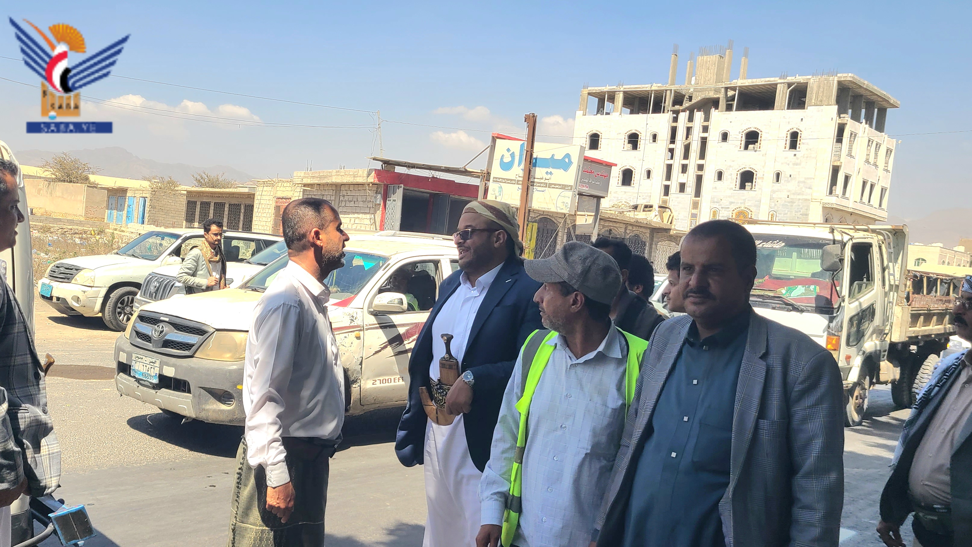 تعز.. المساوى يطلع على سير أعمال تخطيط الطرق والسلامة المرورية