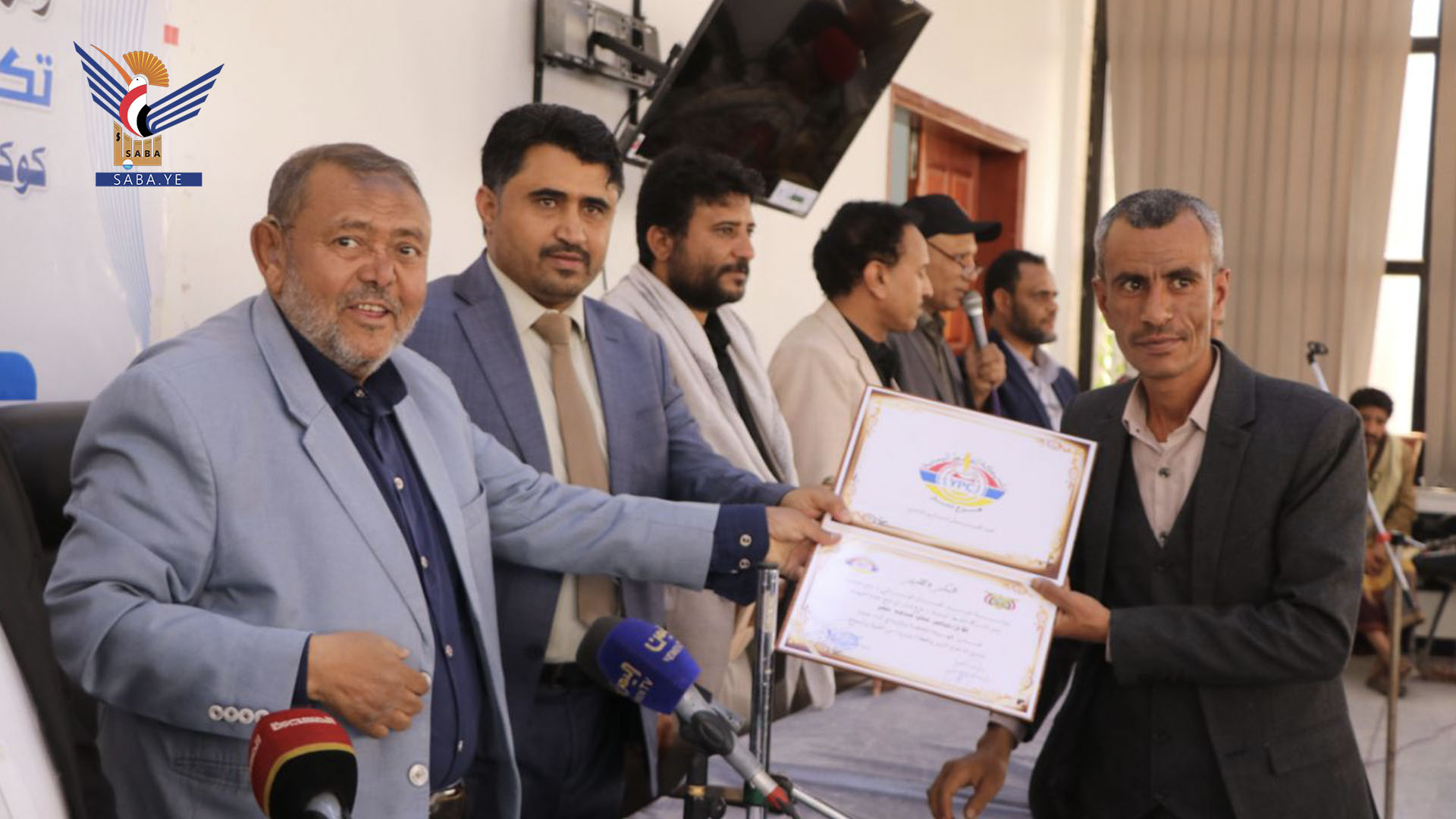 فرع شركة النفط بذمار يكرّم كوكبةً من موظفيه بمناسبة عيد العمال العالمي