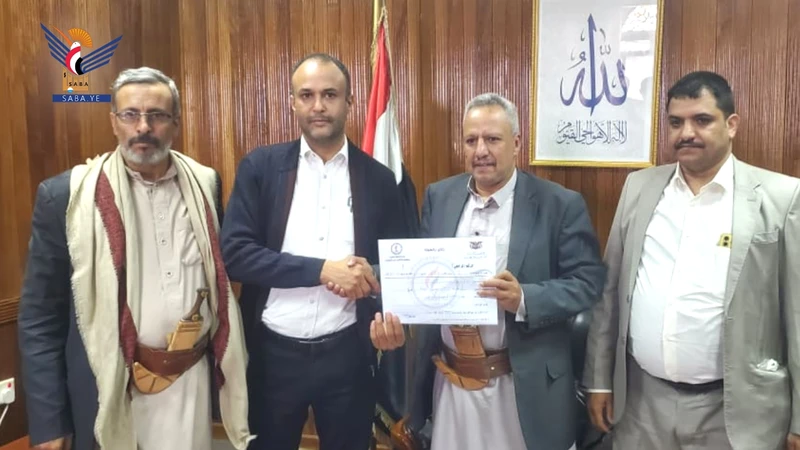 مكافحة الفساد تتسلم الإقرار الثاني من رئيس هيئة المستشفى الجمهوري بأمانة العاصمة