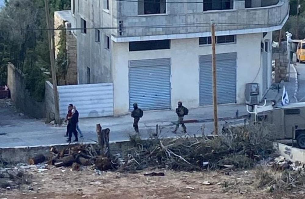 العدو يقتحم سلفيت و يشدد من إجراءاته العسكرية فيها