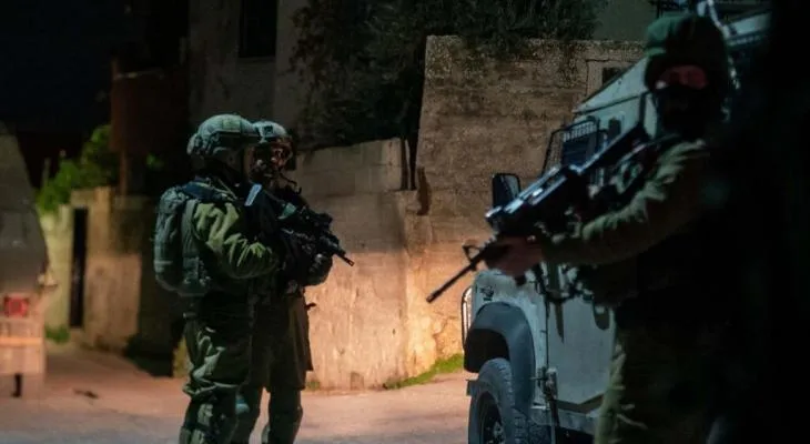 العدو الإسرائيلي يقتحم مناطق في بيت لحم ومستوطنون يعتدون على فلسطينيين قرب برقة