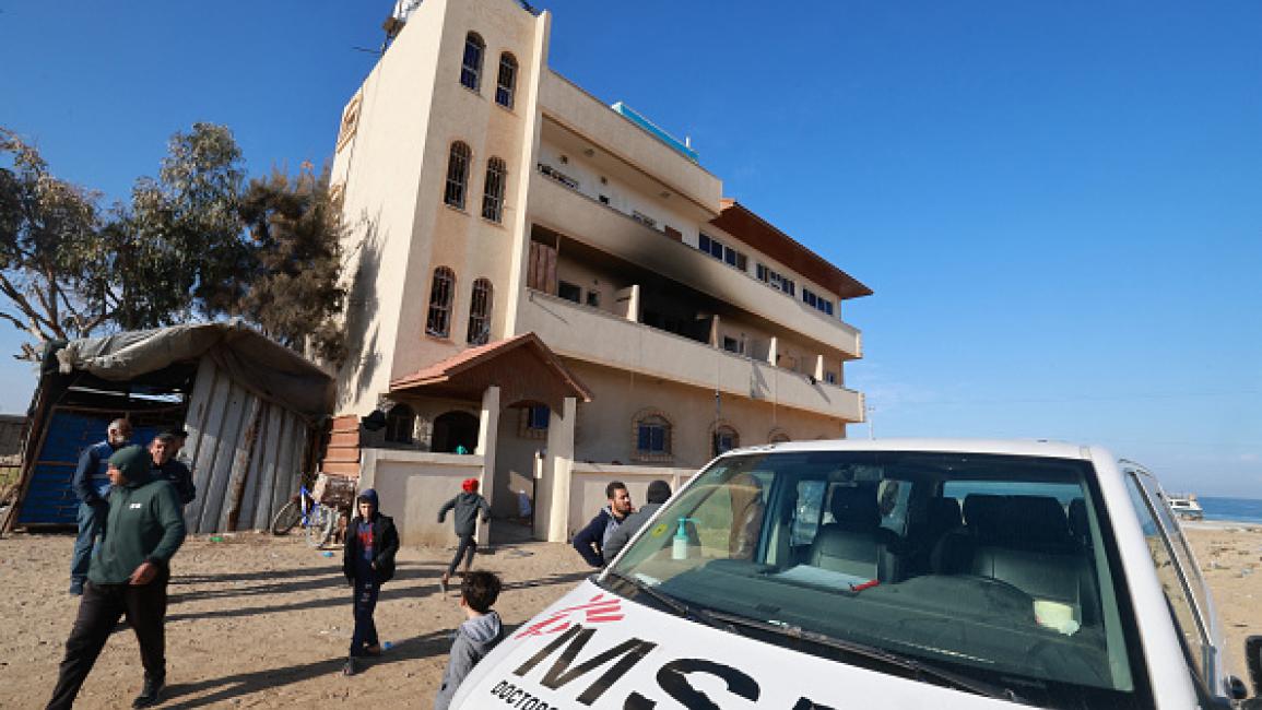 أطباء بلا حدود تعلن استشهاد أحد موظفيها مع أفراد أسرته بغزة