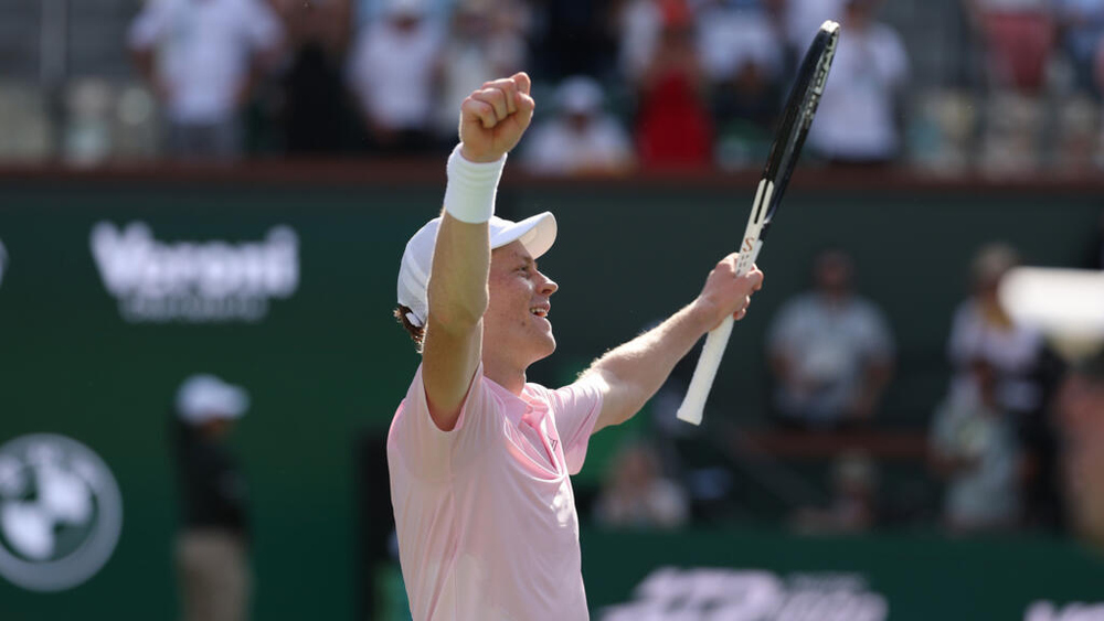 سينر يهزم مدفيديف ويحرز لقب بطولة إنديان ويلز للتنس للمرة الأولى