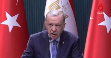 أردوغان يؤكد ضرورة وقف الحرب على إيران قبل زج المنطقة بأكملها في أتون الصراع