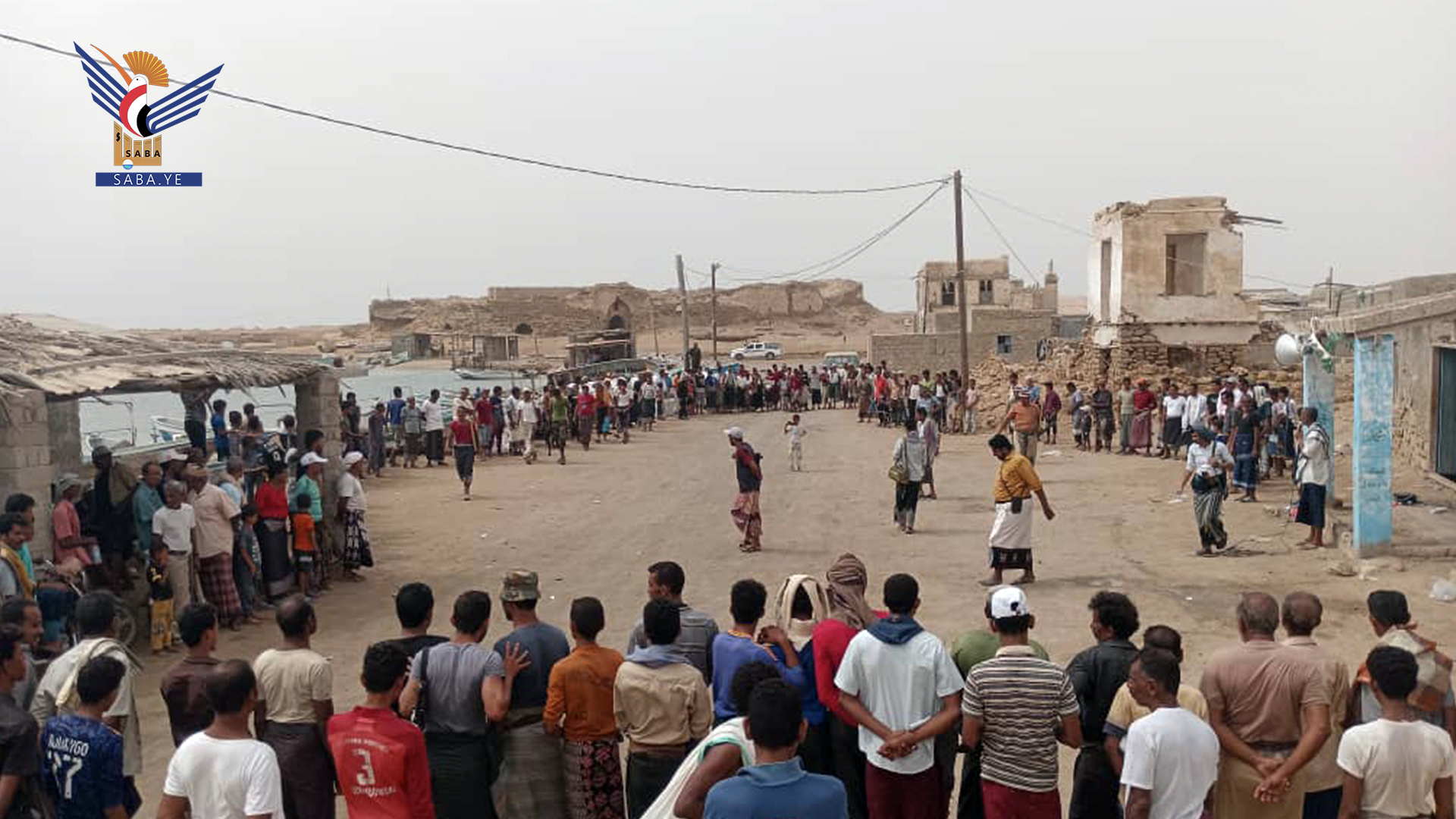 وقفة حاشدة بجزيرة كمران بالحديدة تبارك الإنجاز الأمني وتفوّض قائد الثورة