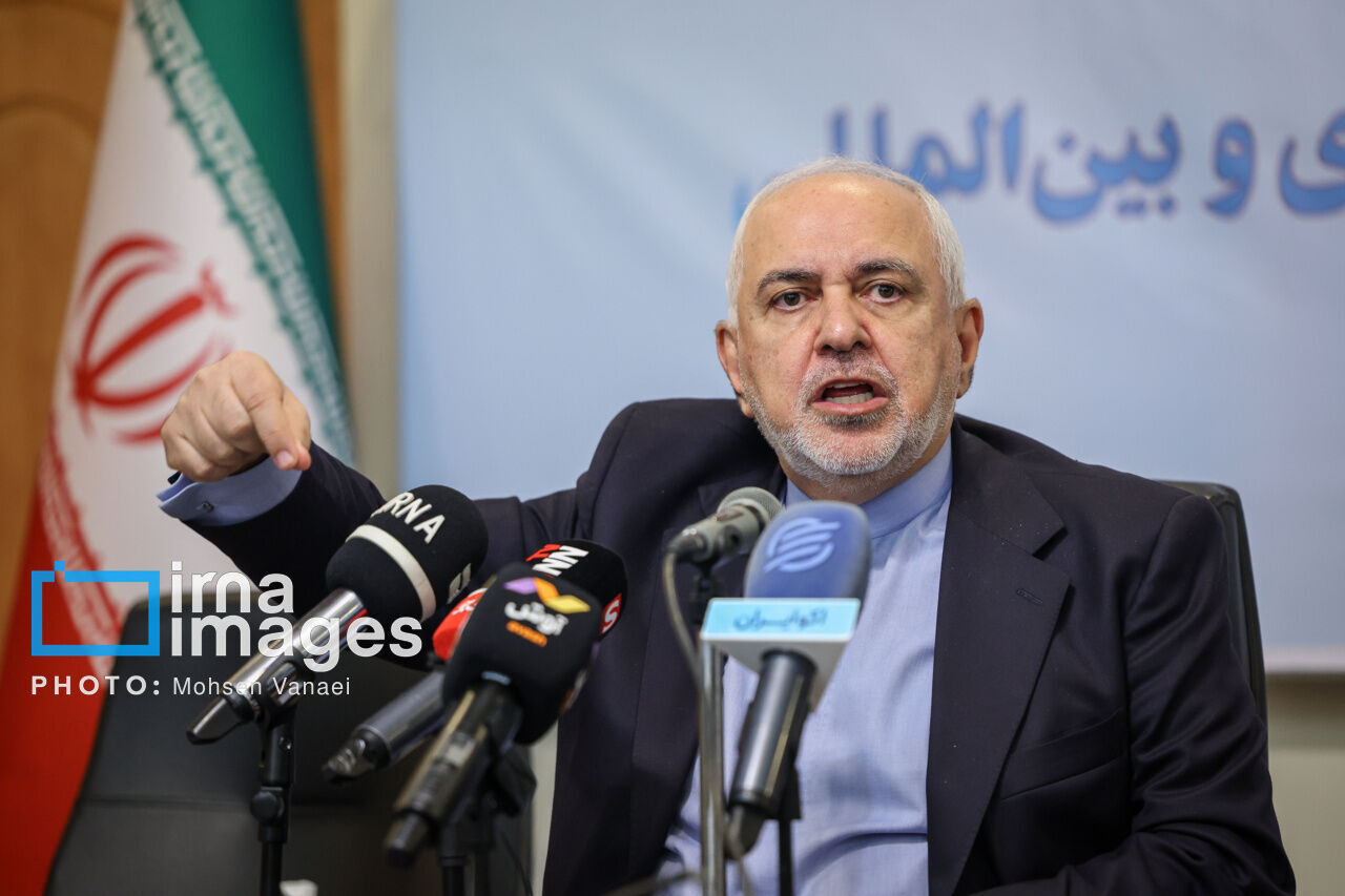 ظریف:الحضور الشجاع لقائد الثورة الإسلامیة حطم تلميحات المرتزقة الكاذبة