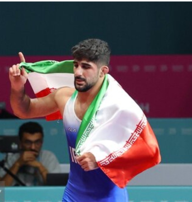 الإيراني إسماعيلي يفوز بجائزة أفضل مصارع روماني في العالم للعام 2025