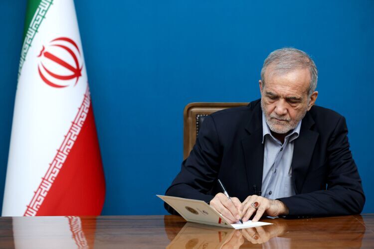 بزشكيان: ما زلنا نعتقد أن نافذة الدبلوماسية مفتوحة