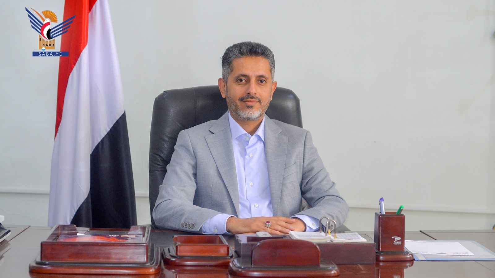 ناطق حكومة التغيير: العدوان الأمريكي على مجمع العرضي محاولة لكسر إرادة الشعب اليمني