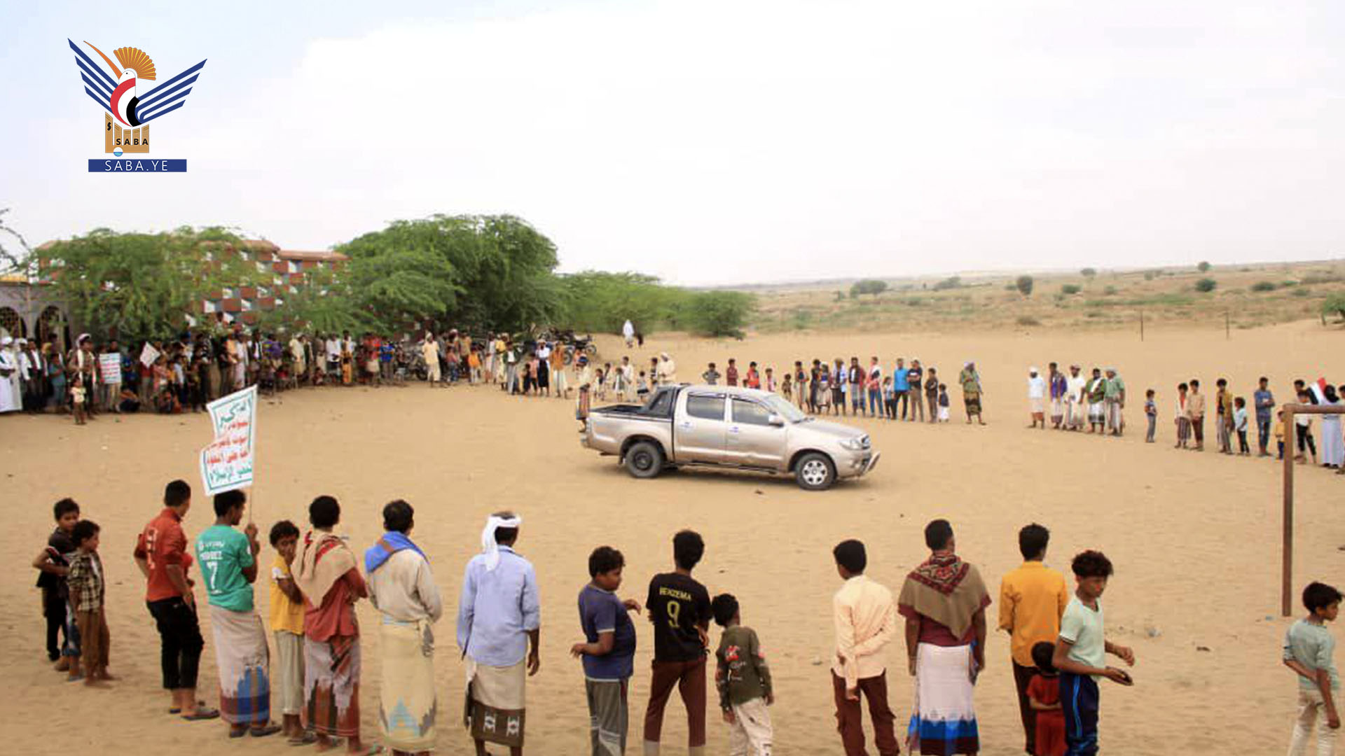 الحديدة.. وقفة قبلية تضامنية مع غزة وإشهار وثيقة الشرف في المنصورية