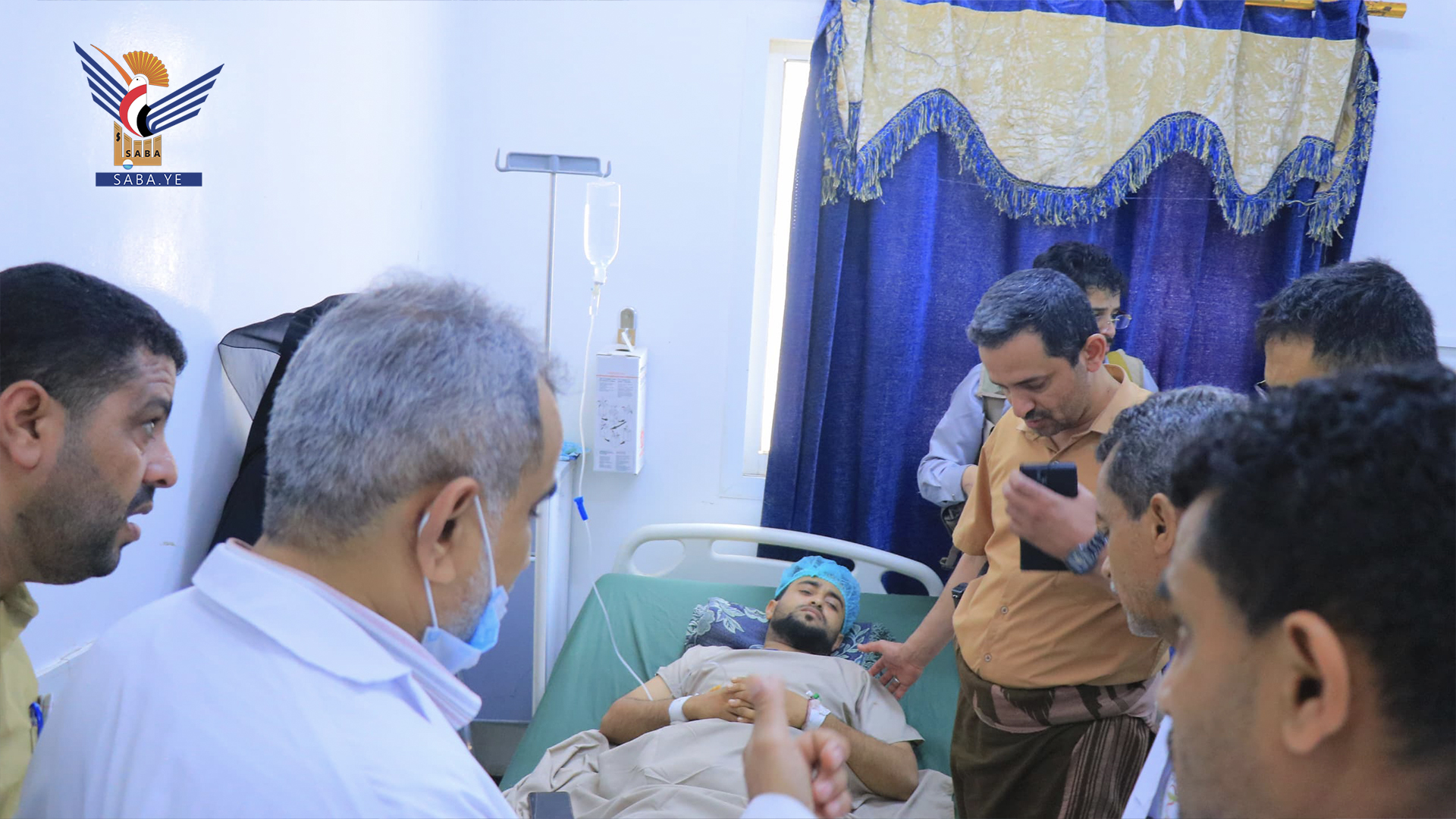 الاطلاع على أوضاع جرحى مجزرة ميناء رأس عيسى بمستشفى الثورة في الحديدة