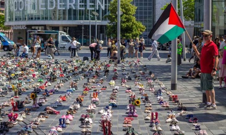وقفة في هولندا لإحياء ذكرى أطفال غزة ضحايا الإبادة الإسرائيلية