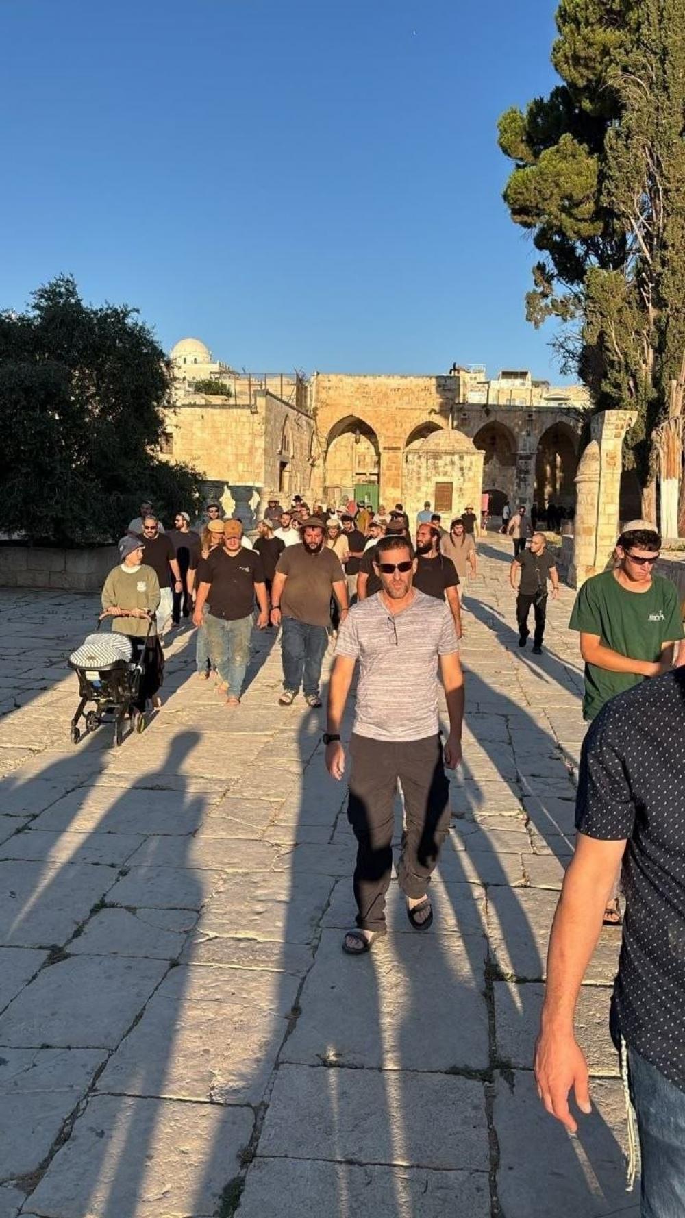 مستوطنون يقتحمون الأقصى وسط دعوات فلسطينية لتكثيف الرباط فيه