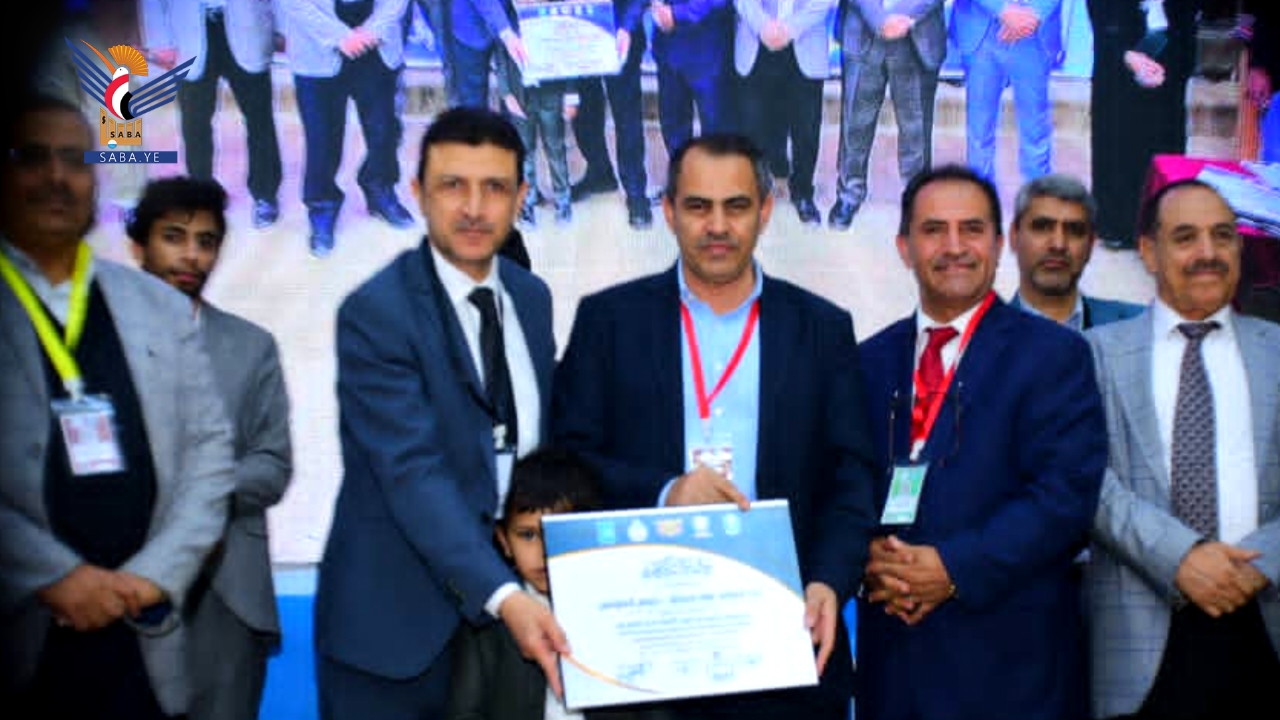 اختتام المؤتمر العلمي الأول لكلية طب الأسنان بجامعة 21 سبتمبر