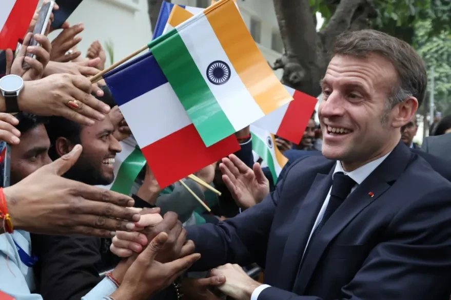 ماكرون يؤكد من الهند عزمه على ضمان رقابة آمنة على الذكاء الاصطناعي ومودي يحث على "إتاحته للجميع"