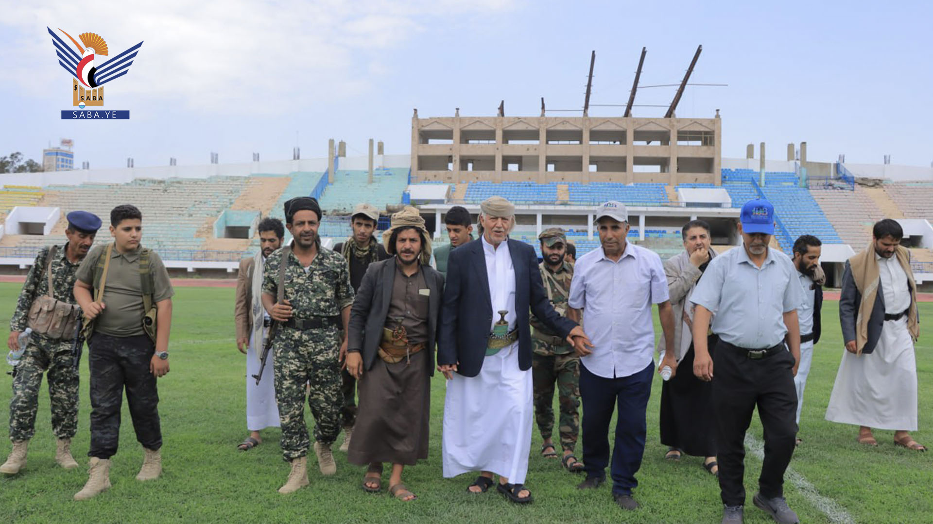 محافظ إب يطّلع على أعمال تأهيل الاستاد الرياضي